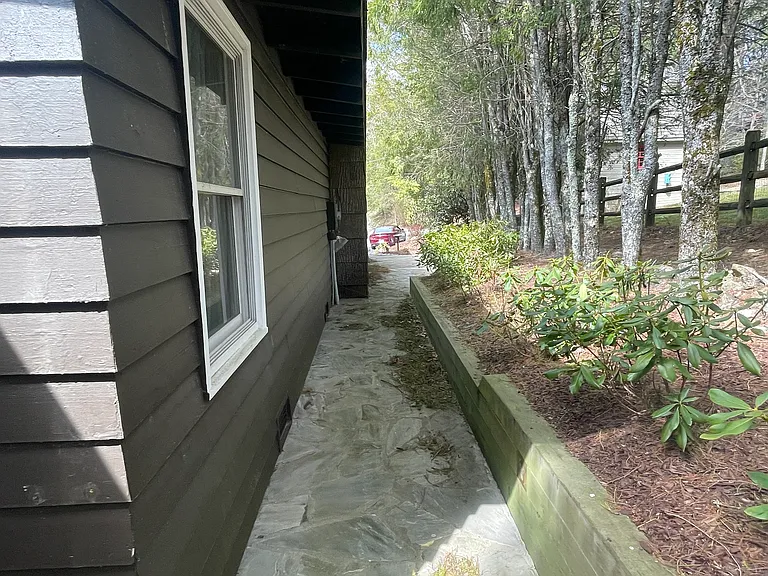640 Morningside Dr — Photo 16