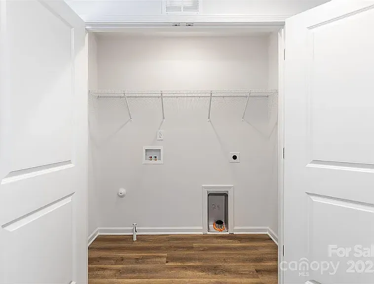 3 bed, 2.5 bath, 1520 sqft, $2,491 — Photo 4
