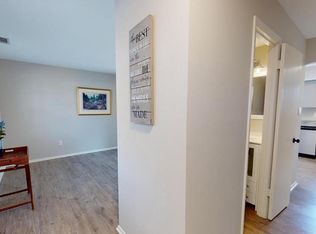 907 Holborn Ct, Sterling, VA 20164