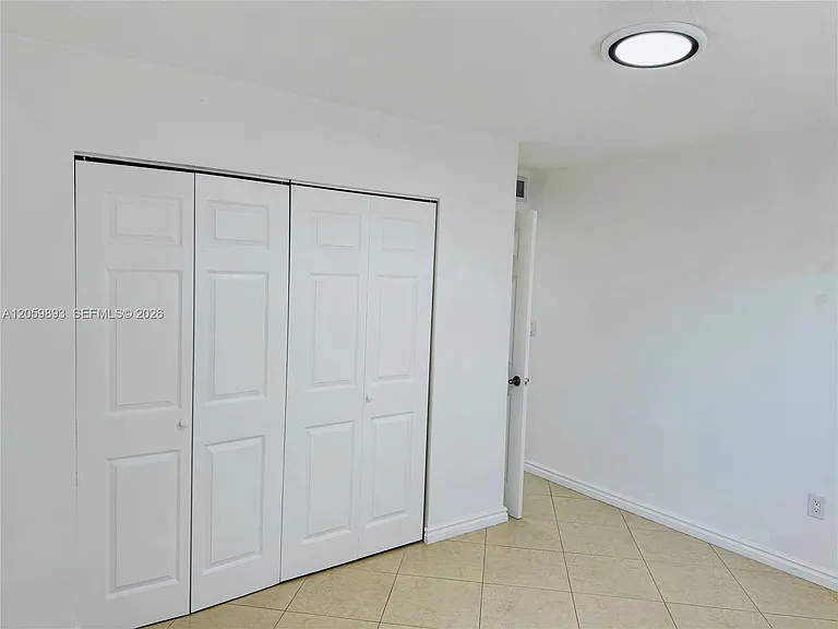 1100 W 35th St #8 — Photo 17