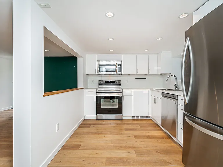 1412 E 10th Ave — Photo 6