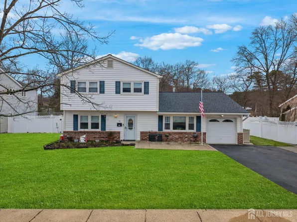 30 Arvin Rd, Old Bridge, NJ 08857