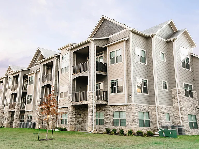 Thrive at Creekside Apartments and Townhomes — Photo 32