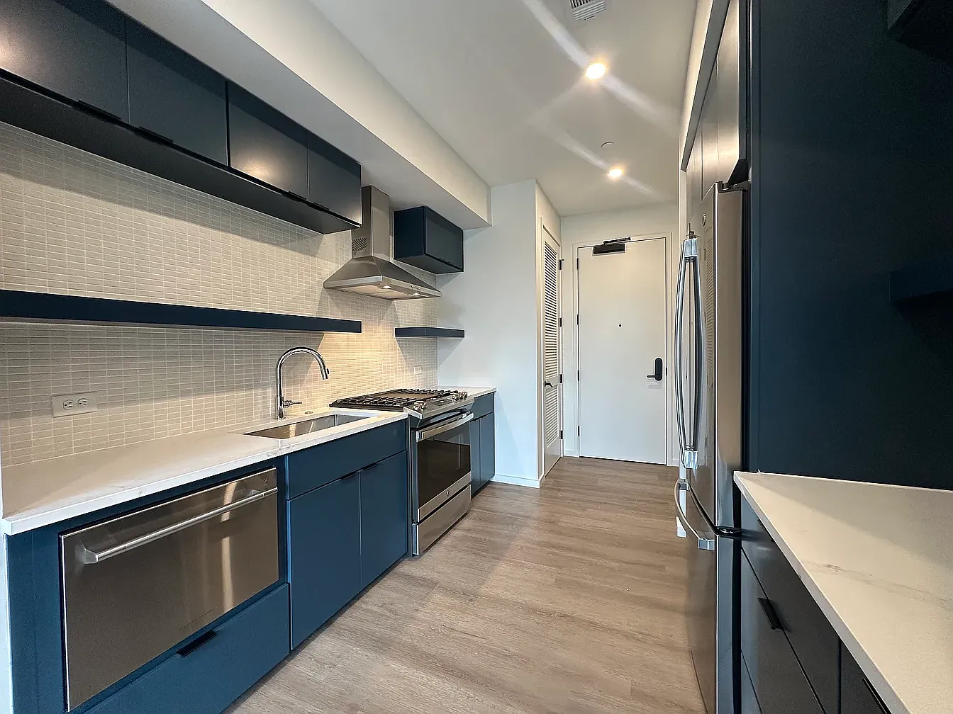 Studio, 529 sqft, $1,695 — Photo 2