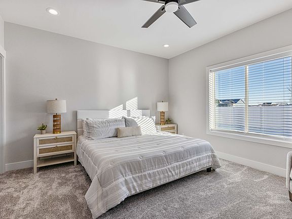 4th image of 621 Jeanine Dr