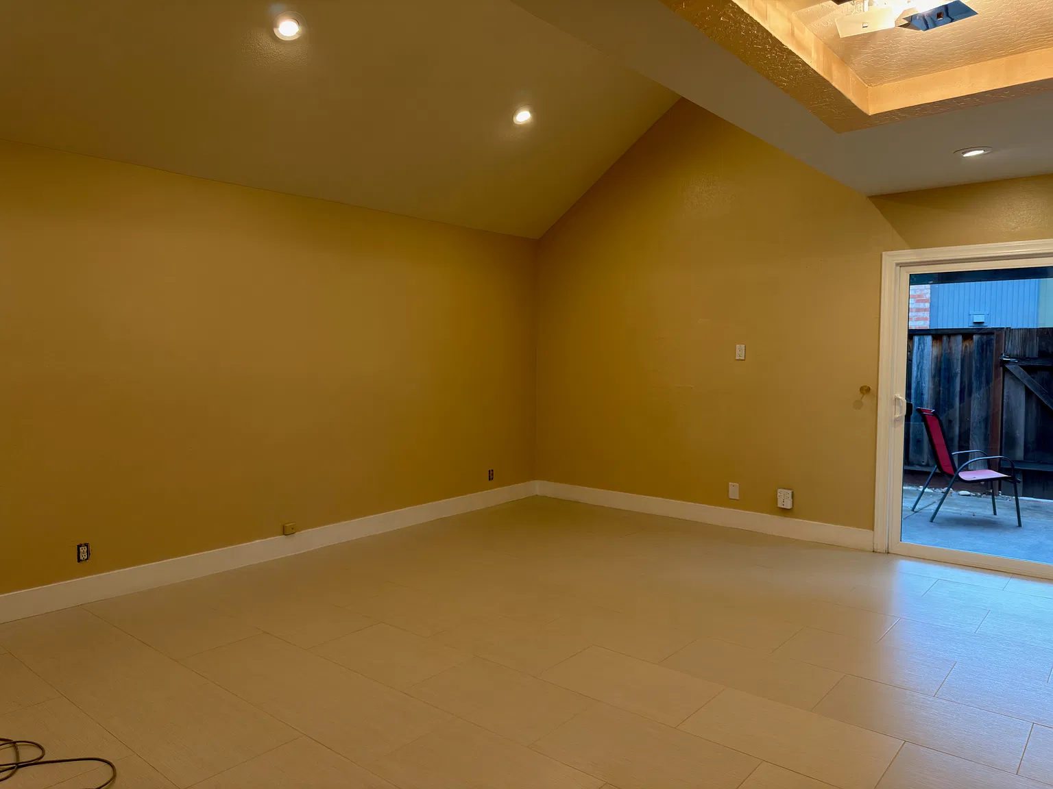 3 bed, 2.5 bath, 1545 sqft, $6,100 — Photo 3