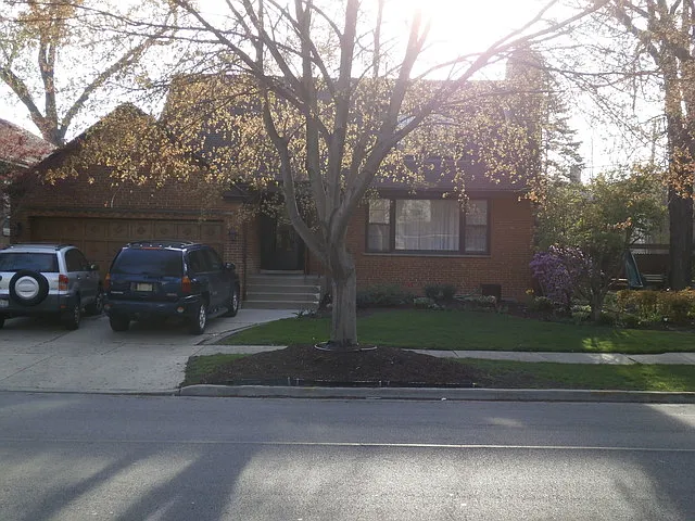 9038 S Claremont Ave photo 1