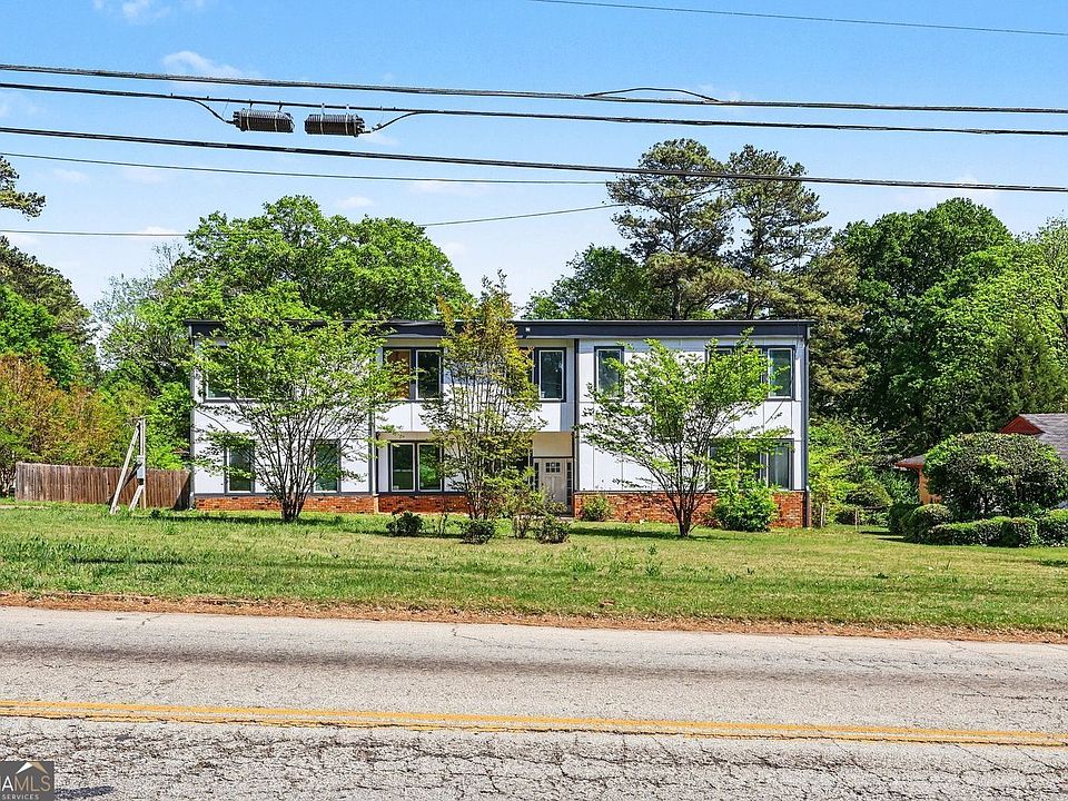 1st image of 2688 Columbia Dr