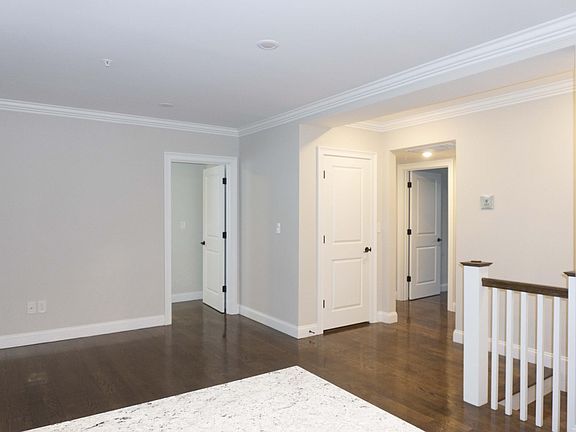 4th image of 6 Eight Nira Ave