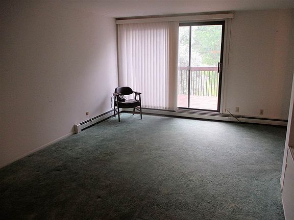 3rd image of 2929 Sunnyside Dr APT B327