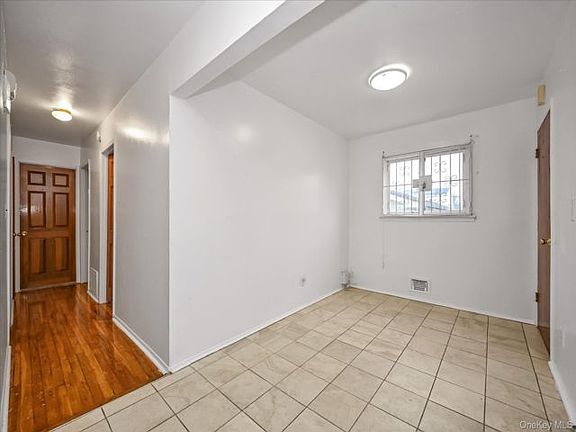 4th image of 13020 142nd St