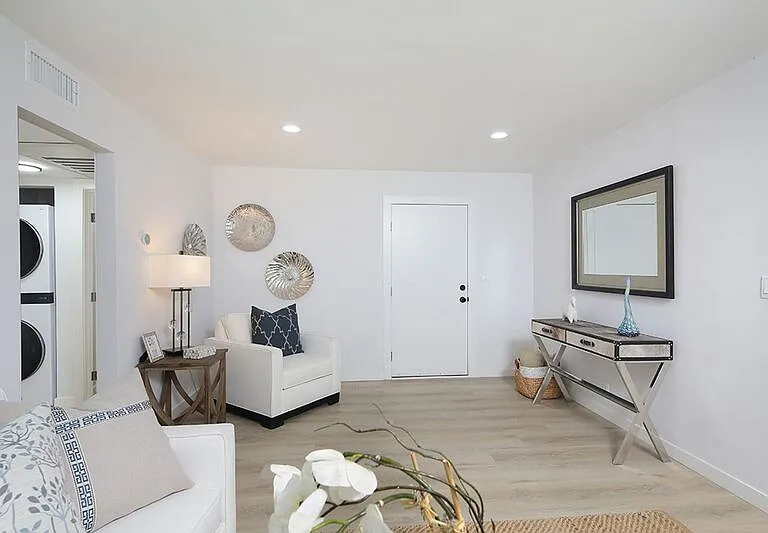 655 Ivy St #8 — Photo 8