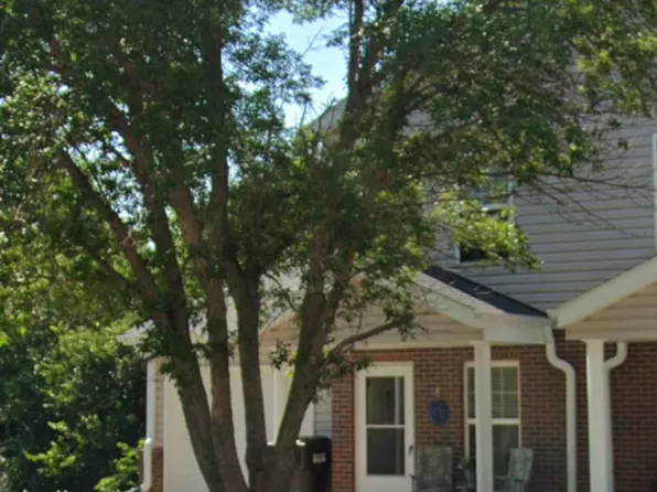 chestnut, 1992-2025 N Maple St #6, Wahoo, NE 68066