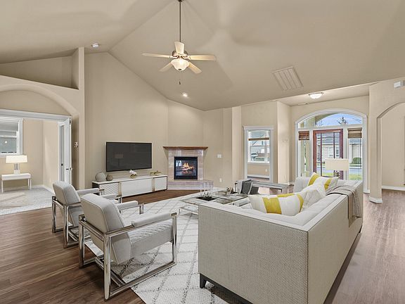 4th image of 204 Bellerive Dr
