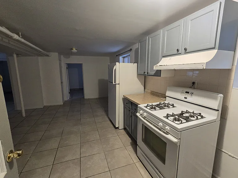 2744 N Marmora Ave #G — Photo 2