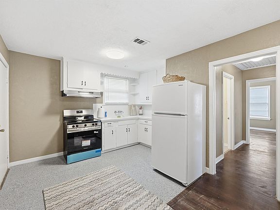 5th image of 719 S 9th St