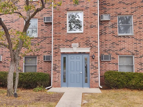 1353 Cunat Ct APT 3C, Lake In The Hills, IL 60156