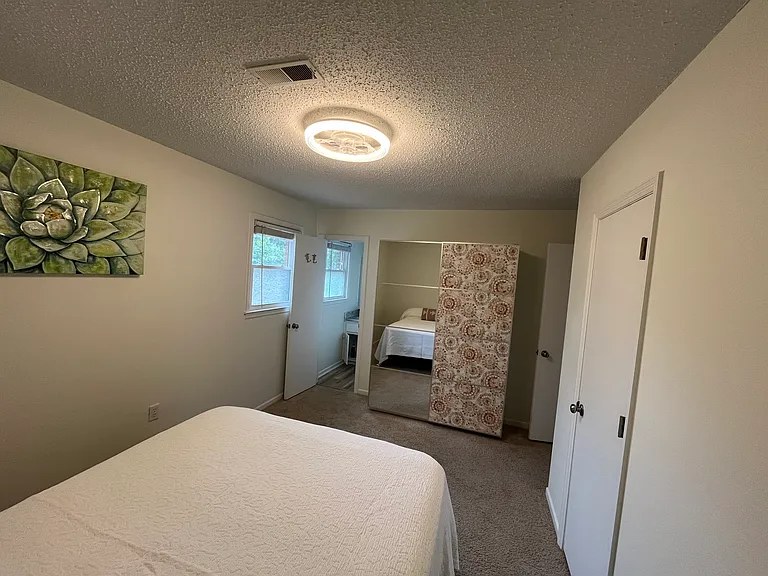 723 Poplar St — Photo 1