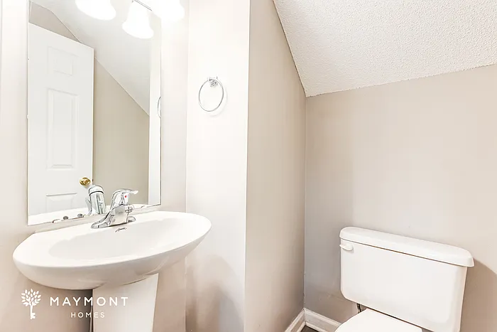 313 Denman Loop — Photo 14