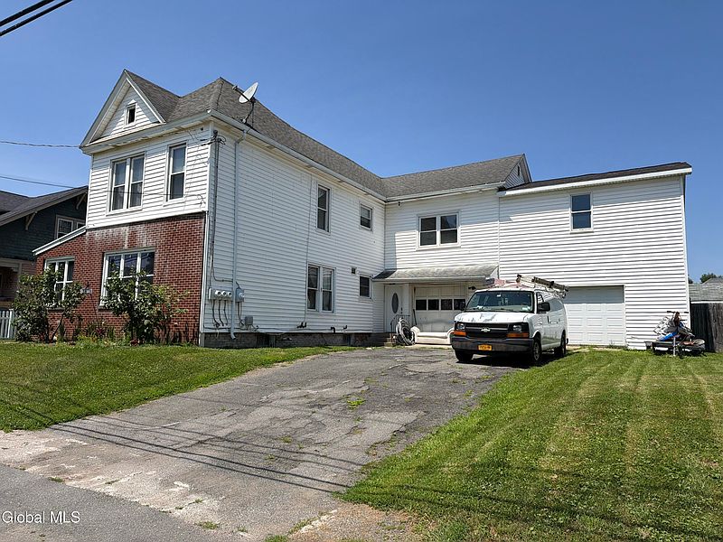 2nd image of 11 Hemstreet Avenue