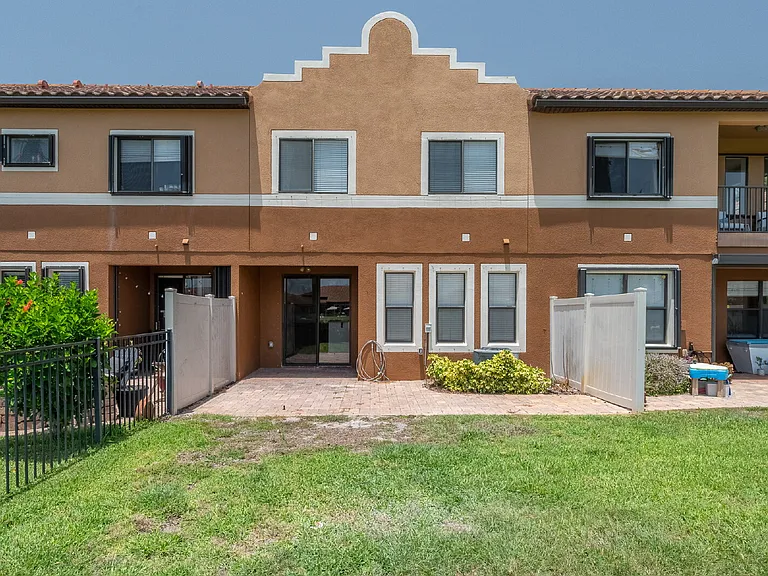 733 Ventura Dr — Photo 33