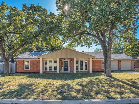506 John Vernon Ln, Euless, TX 76040