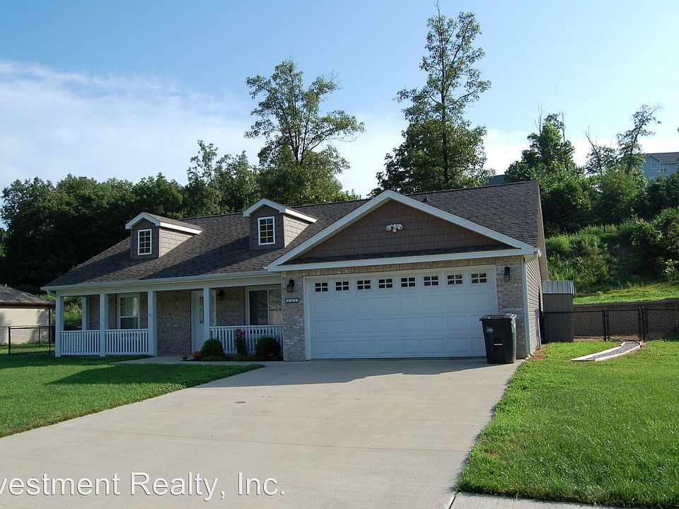 1st image of 121 Sycamore Dr