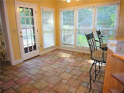 5th image of 1449 Livingston Dr SW