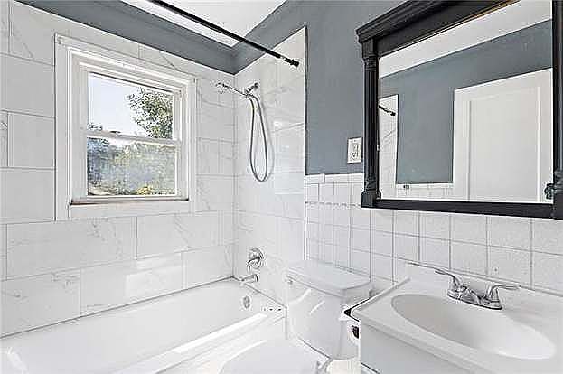 1st image of 3313 Farrow Ave