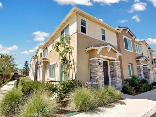 16571 Wyndham Ln Unit 11, Fontana, CA 92336