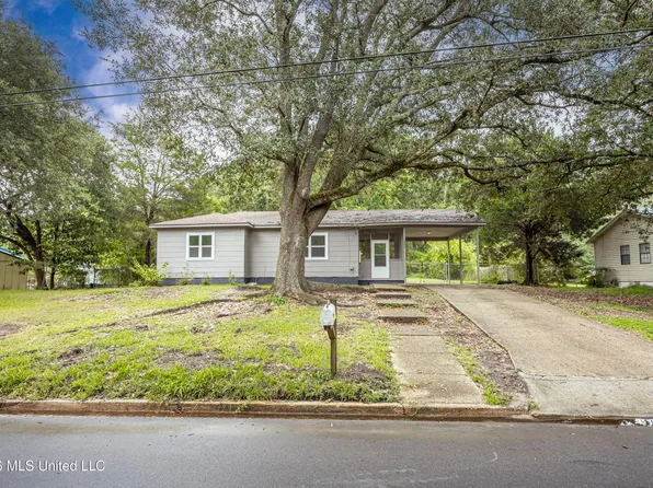 3036 Woodlawn Ave, Moss Point, MS 39563