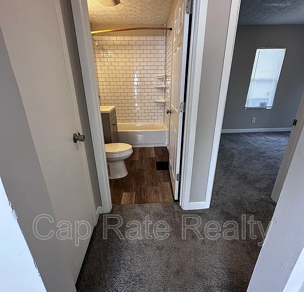 2359 McGuffey Rd — Photo 10