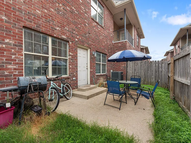 400 Forest Dr — Photo 24