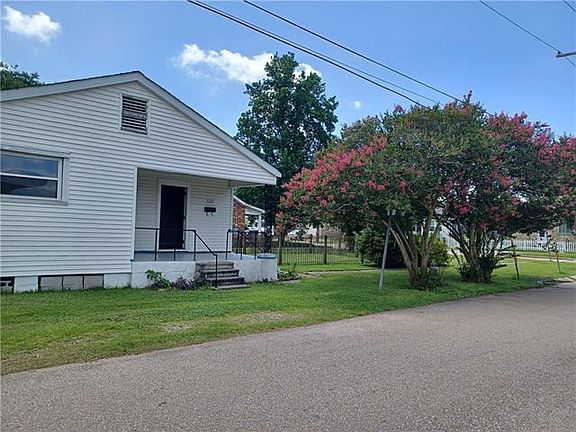2nd image of 3525 W Metairie Ave N