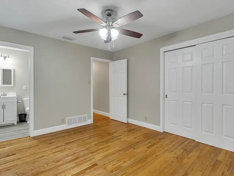 406 N Bonham Dr — Photo 25