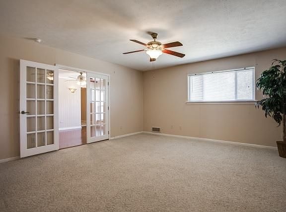 4th image of 1601 Lexington Dr