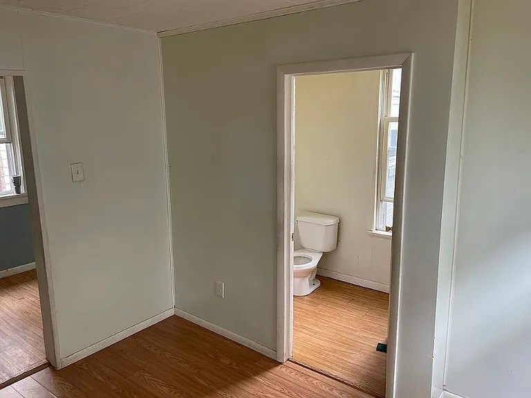 514 Franklin Ave — Photo 5