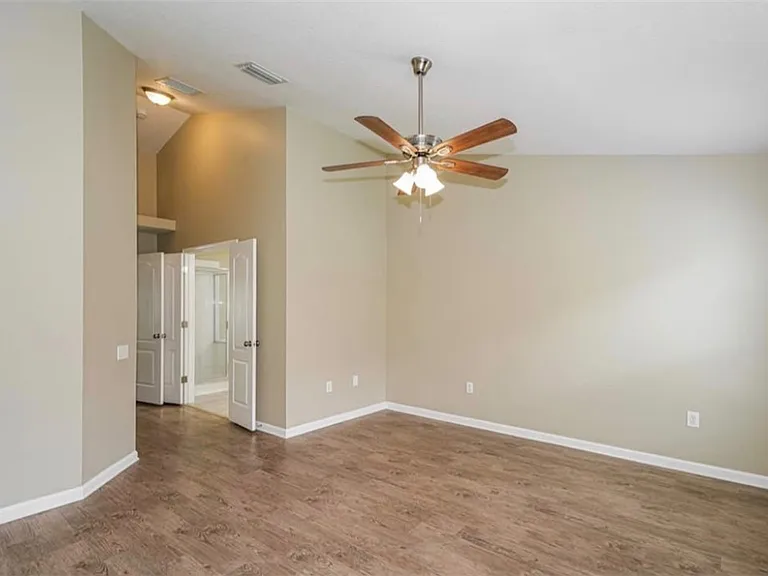 3741 SE 3rd Ave — Photo 8