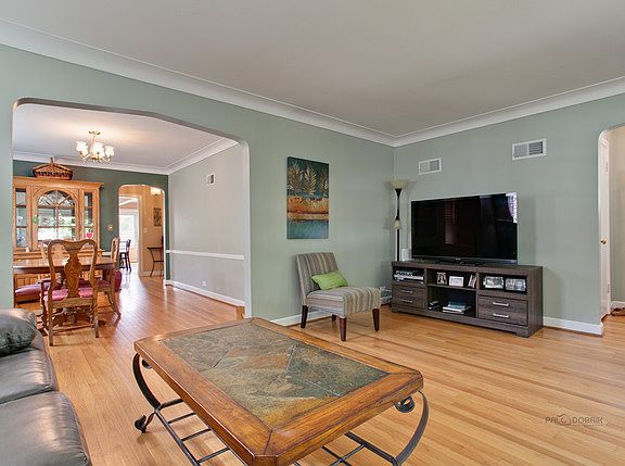4th image of 6056 N Nassau Ave