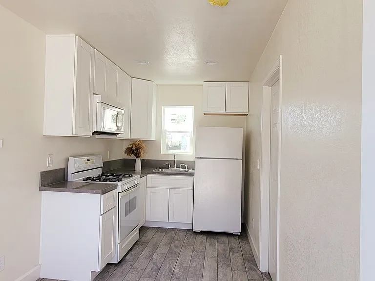 3984 Delta St #3984 — Photo 3