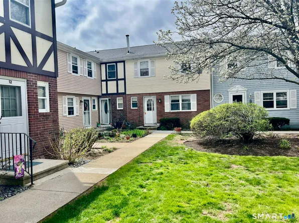 16 E Gate Ln #16, Hamden, CT 06514