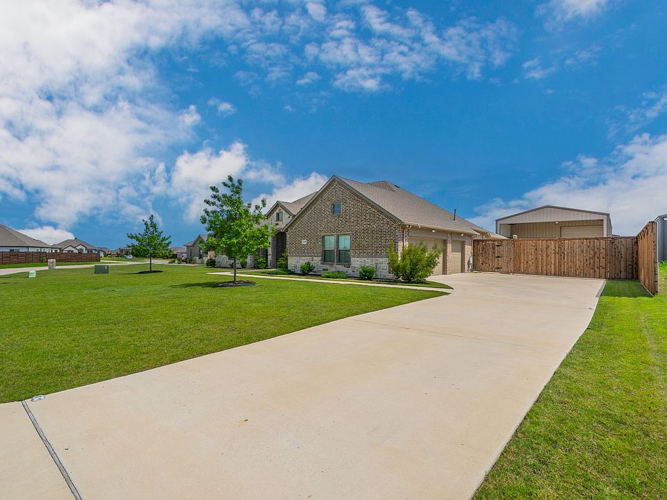 1st image of 1745 Meadowbrook Ln