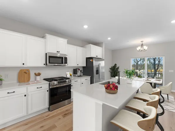 23150 Willow Dr, Rogers, MN 55374