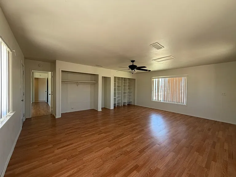 29205 Exeter St — Photo 37