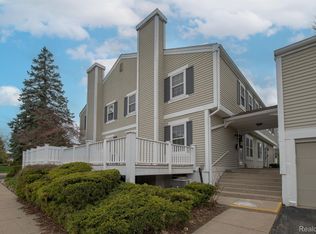 21280 E Glen Haven Cir, Northville, MI 48167