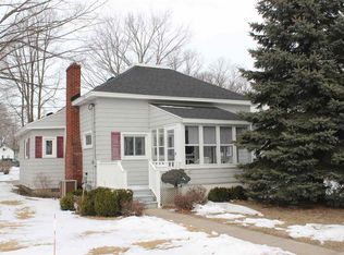 607 State St, Charlevoix, MI 49720