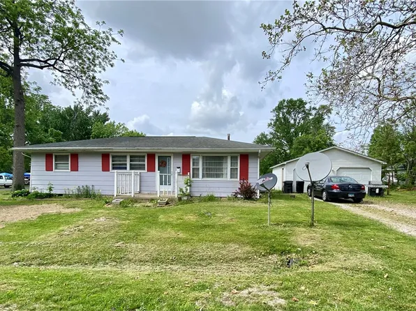 404 Cherry St, Marshall, IL 62441