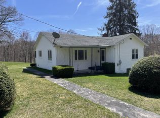116 Howell Rd, Lookout, WV 25868