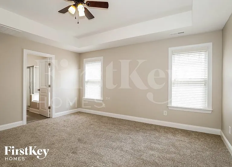 1005 Phar Lap Dr — Photo 10