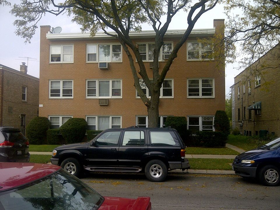 1st image of 2724 W Berwyn Ave APT 3A